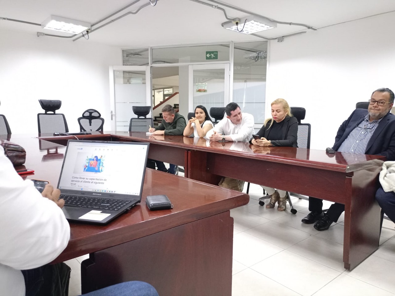 Construimos una opinión democrática y promovemos identidad cultural alineada con ODS y ESG.