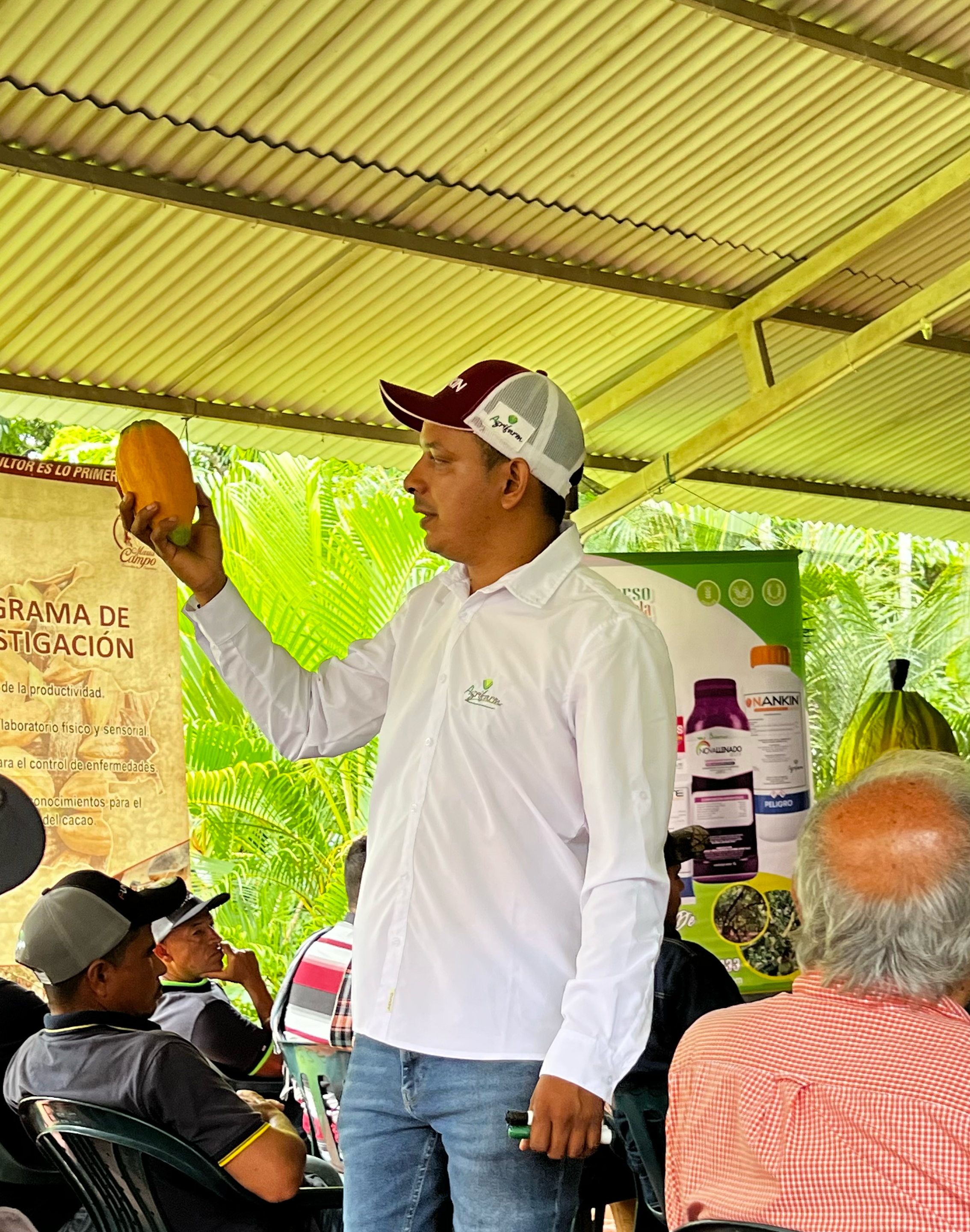 Organizamos conferencias, talleres y misiones (nacionales e internacionales) para el sector.